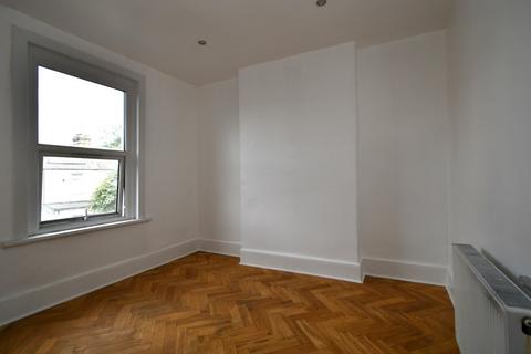 2 bedroom flat to rent, Northbrook Road, Ilford, IG1