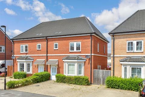 3 bedroom semi-detached house for sale, Britten Avenue, Basildon, Essex