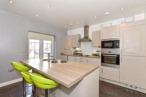81 Britten Avenue, Basildon, SS14 3SR