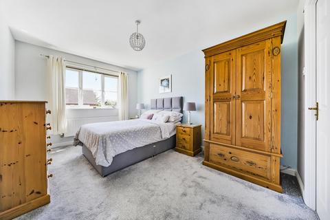 2 Demozay Close, Hawkinge, Folkestone, CT18 7PL