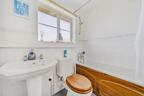 2 Demozay Close, Hawkinge, Folkestone, CT18 7PL