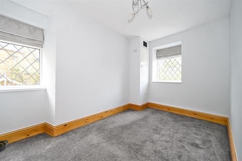 15 Providence Row, Baildon, Shipley, BD17 6LA