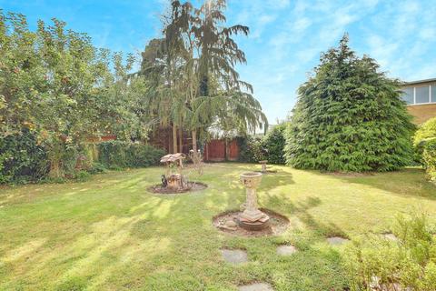 3 bedroom detached bungalow for sale, Alderwood Way, Benfleet, SS7