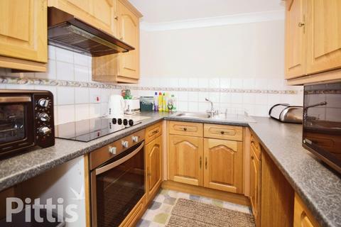 2 bedroom apartment to rent, Regent Street Shanklin PO37