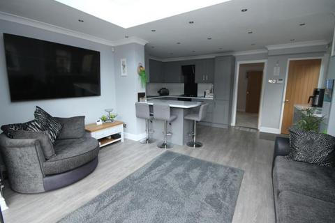 4 Plumpton Avenue, Bradford, BD2 1PE