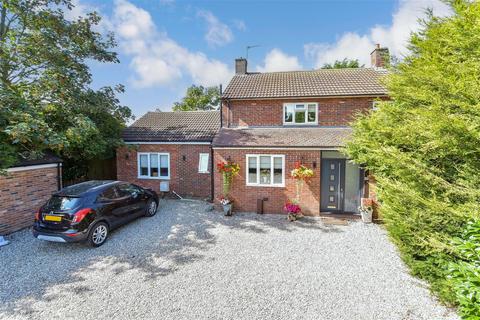 4 bedroom detached house for sale, Orgarswick Avenue, Dymchurch, Kent