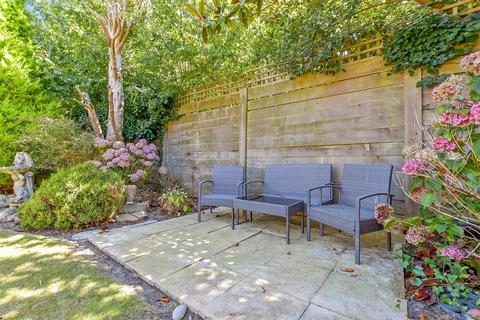 63 Copperfields, Lydd, Romney Marsh, TN29 9UU