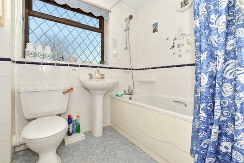 63 Copperfields, Lydd, Romney Marsh, TN29 9UU