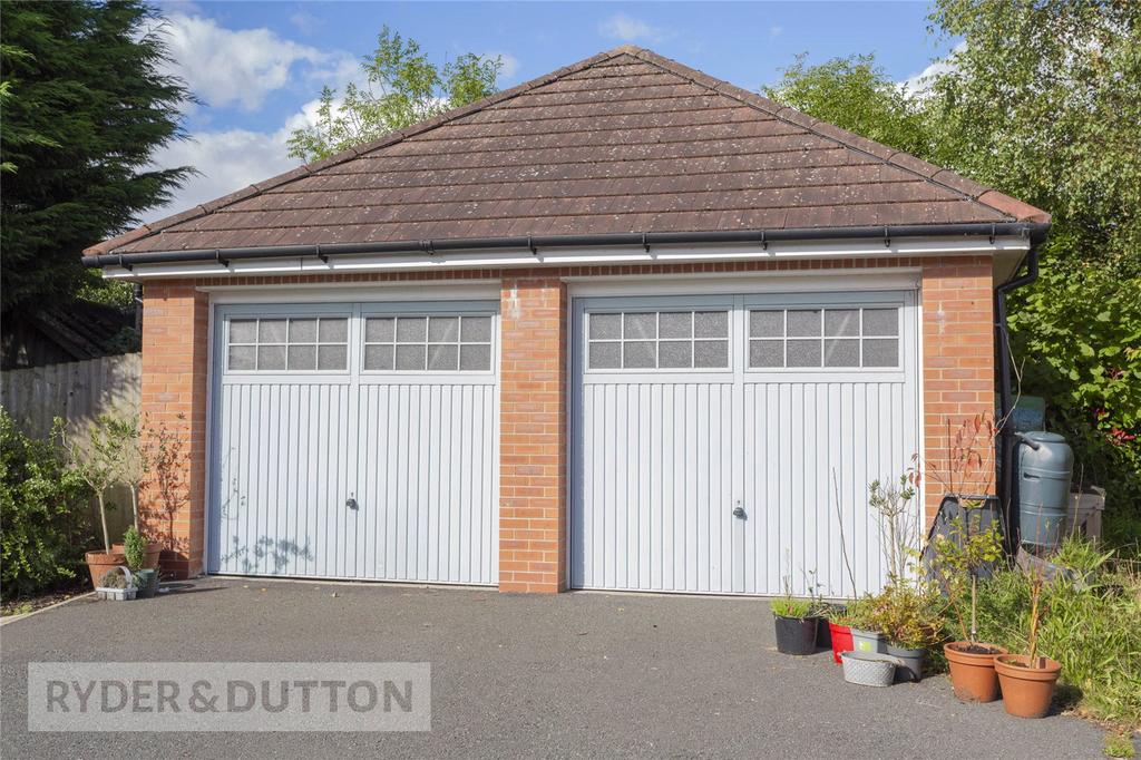 Detached Dble Garage
