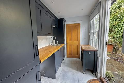 4 bedroom terraced house for sale, Middle Street, Deal, Kent, CT14