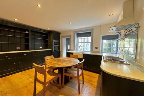 4 bedroom terraced house for sale, Middle Street, Deal, Kent, CT14