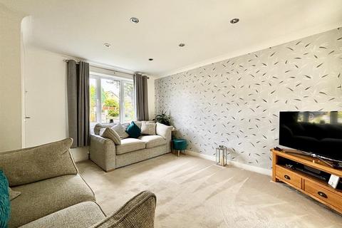 145 Sandgate Drive, Kippax, Leeds, LS25 7QP