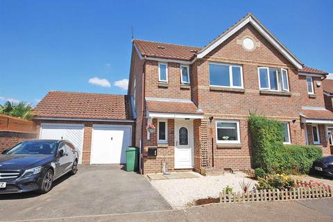 50 Pochard Way, Great Notley, Braintree, CM77 7WA