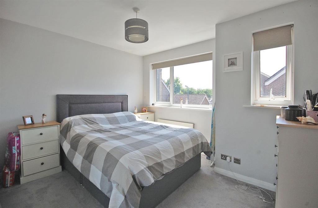 Bed 1.jpg