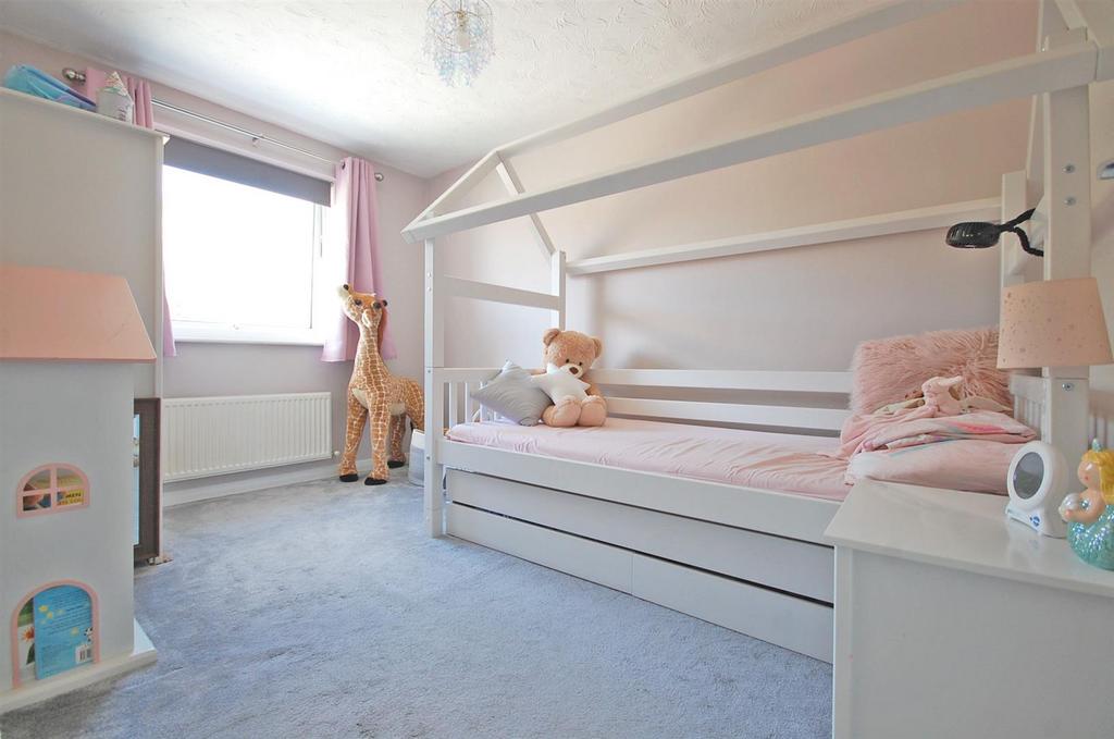 Bed 2.jpg