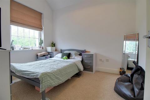 14 The Crescent, Gloucester, GL1 3LF