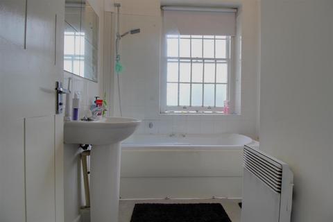 14 The Crescent, Gloucester, GL1 3LF
