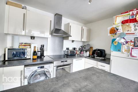 1 bedroom apartment for sale, Mercury Gardens, Romford