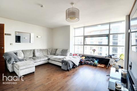 1 bedroom apartment for sale, Mercury Gardens, Romford, RM1 3HF