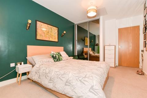 1 bedroom apartment for sale, Marketfield Way, Redhill, Surrey