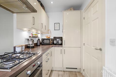 10 Violet Walk, Fradley, Lichfield, WS13 8TU