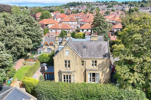 2 bedroom flat for sale, Otterburn Gardens, Gateshead NE9