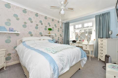 11 Caroline Crescent, Broadstairs, CT10 2XB