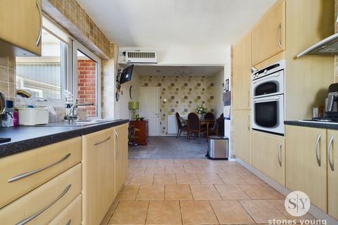 58 Warrenside Close, Blackburn, BB1 9PF
