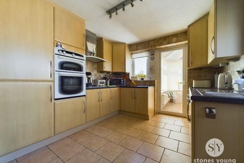 58 Warrenside Close, Blackburn, BB1 9PF