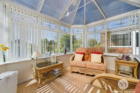 58 Warrenside Close, Blackburn, BB1 9PF