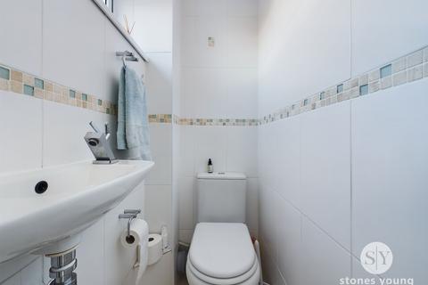 58 Warrenside Close, Blackburn, BB1 9PF