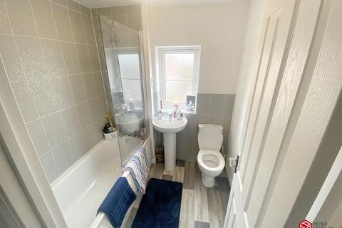 2 bedroom semi-detached house for sale, Stryd Y Maswr, Llanelli. SA15 4DZ