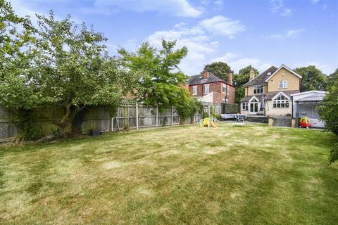 4 bedroom detached house for sale, Beverley Road, Hull