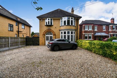 4 bedroom detached house for sale, Beverley Road, Hull