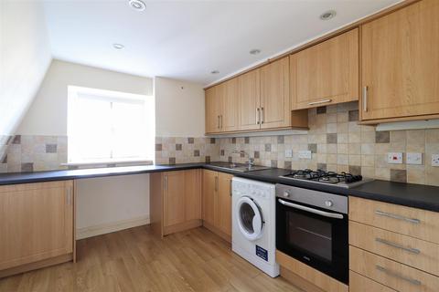 2 bedroom flat to rent, High Street, Winchcombe, GL54