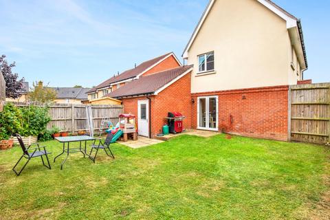 3 bedroom detached house for sale, Isles Quarry Road, Sevenoaks TN15