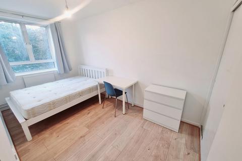 4 bedroom ground floor maisonette to rent, Pratt Street, London NW1