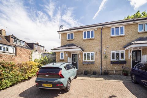 3 bedroom semi-detached house for sale, Avenue Park Road, London, SE27