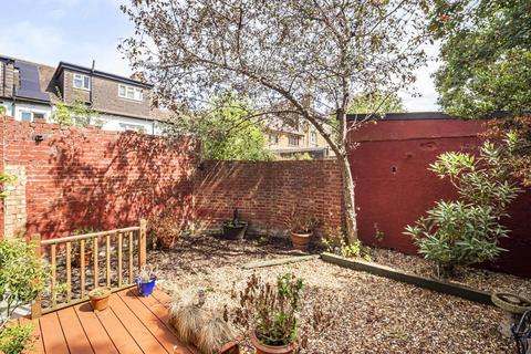 undefined, Avenue Park Road, London, SE27