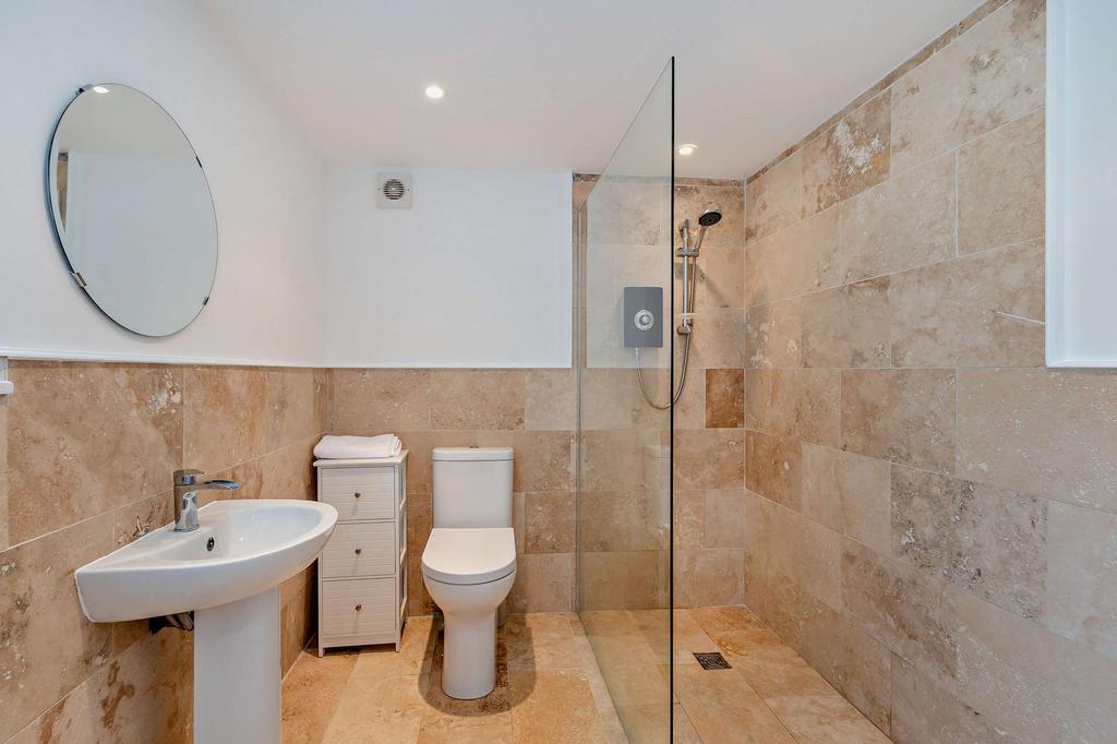 Annexe - Bathroom