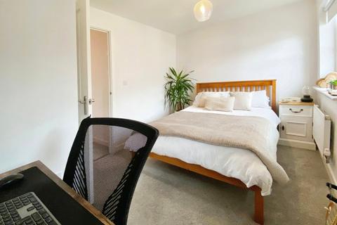 10 Hanratte Close, Llantilio Pertholey, Abergavenny, NP7 6PT