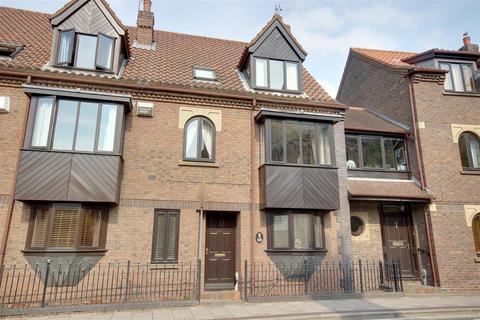 3 bedroom townhouse for sale, Eastgate, Beverley