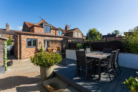 2 bedroom end of terrace house for sale, Main Street, Wheldrake, York