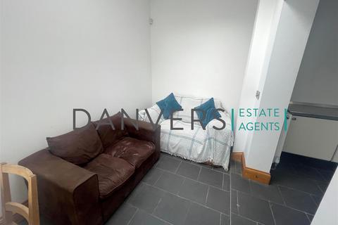 6 bedroom detached house to rent, Ashleigh Road, Leicester LE3