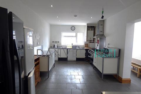 6 bedroom detached house to rent, Ashleigh Road, Leicester LE3