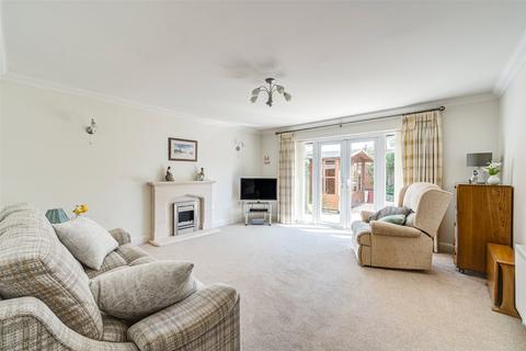 2 bedroom bungalow for sale, Beehive Lane, Ferring, Worthing, West Sussex, BN12