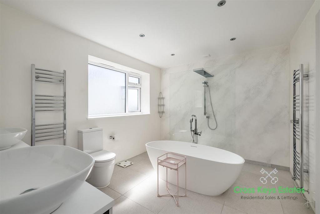 En-suite Bathroom