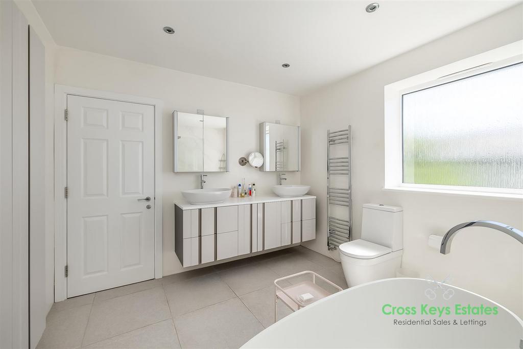 En-suite Bathroom