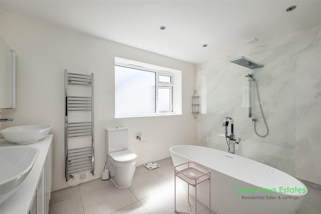 En-suite Bathroom