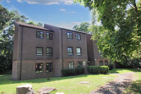 2 bedroom apartment to rent, Dawsmere Close, Camberley GU15